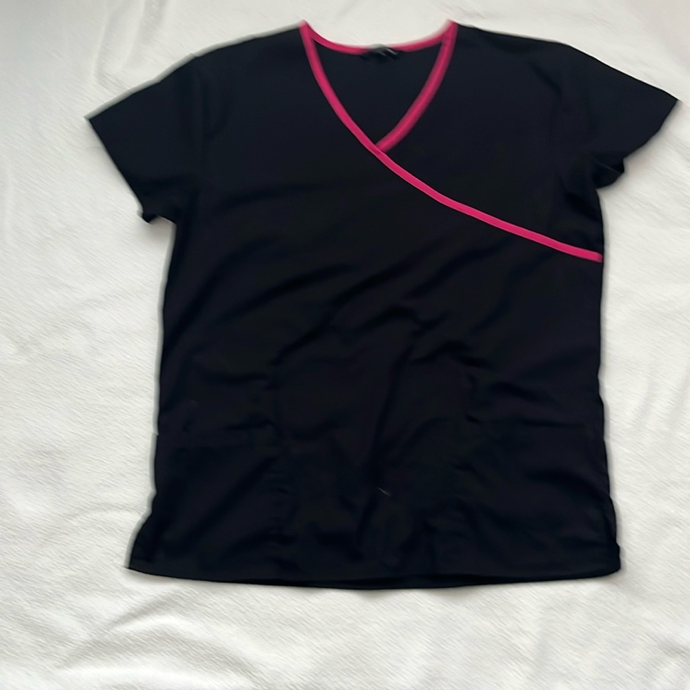 Women’s uniform scub top